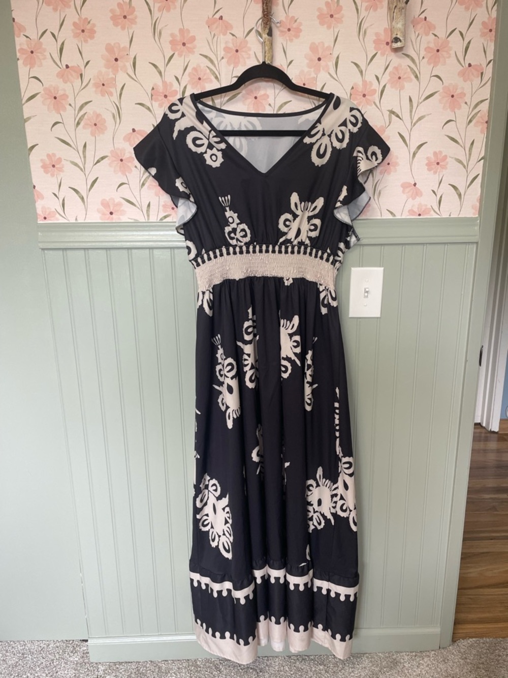 Black and Cream Floral V-Neck Maxi Dress